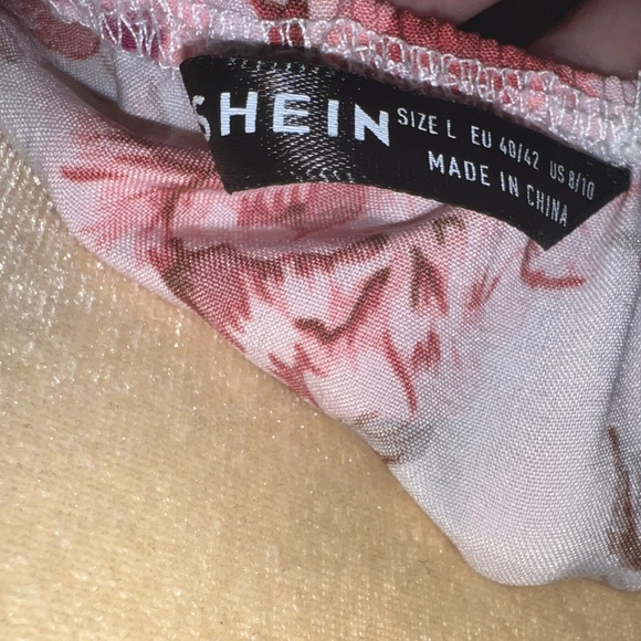 $5 BLOUSE SIZE L. NEW WITHOUT TAGS. $5 IF BUNDLED WITH 3 OR MORE ITEMS - Picture 6 of 8